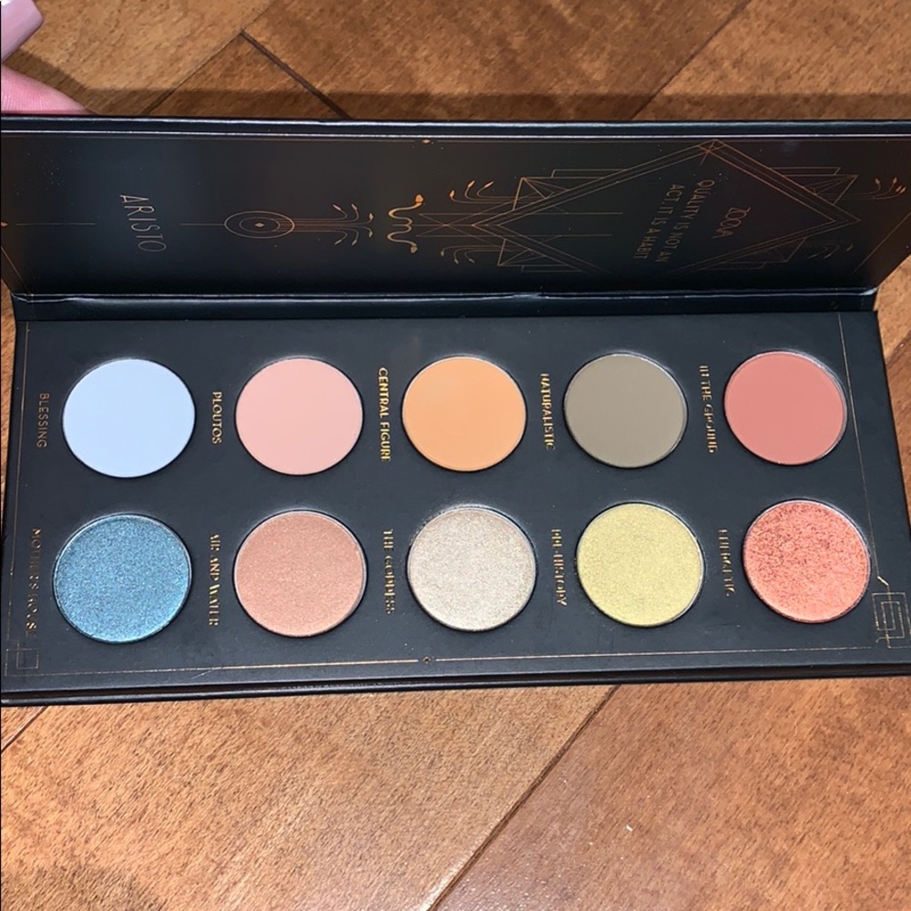 Zoeva Aristo palette